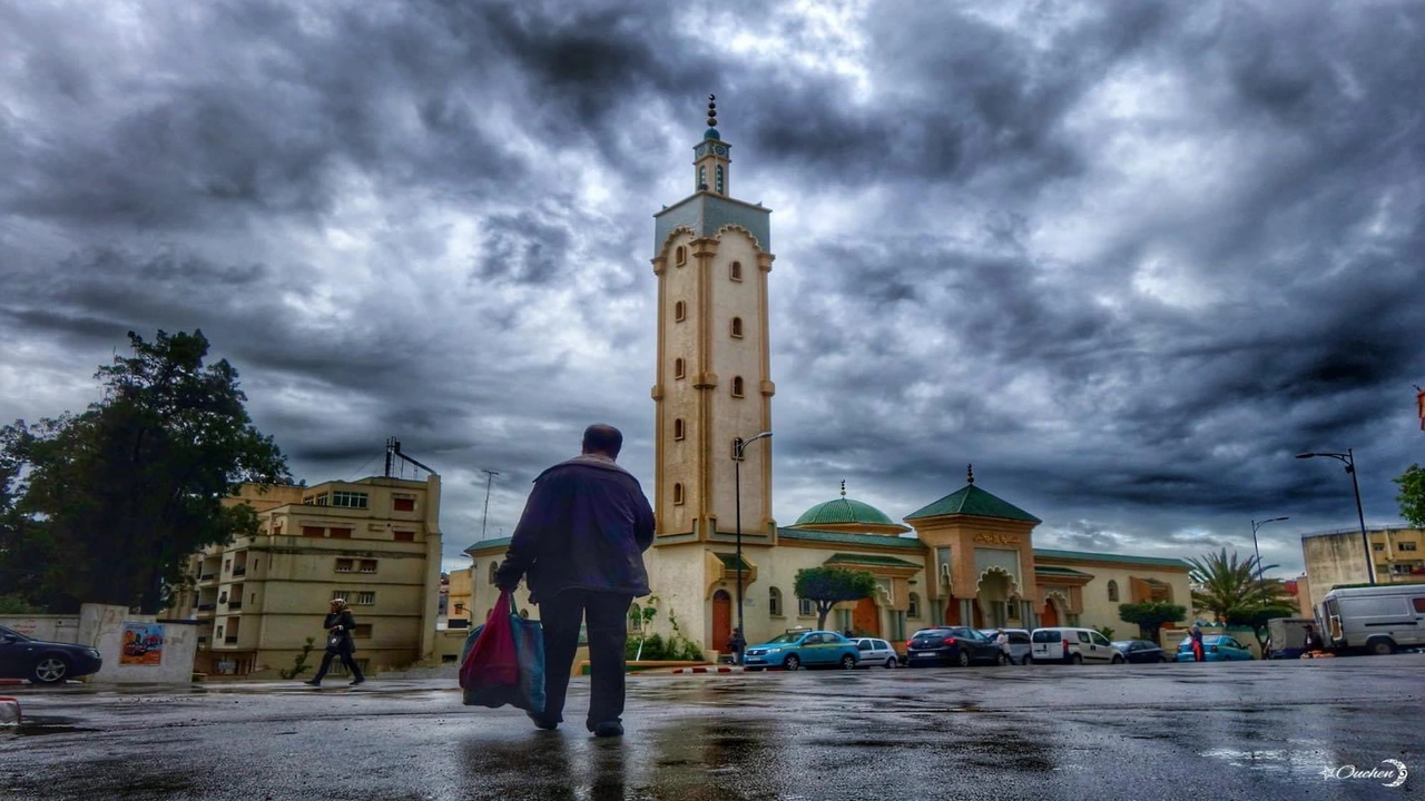 أمطار ورياح.. توقعات حالة الطقس في المحافظات ليوم غد الأربعاء